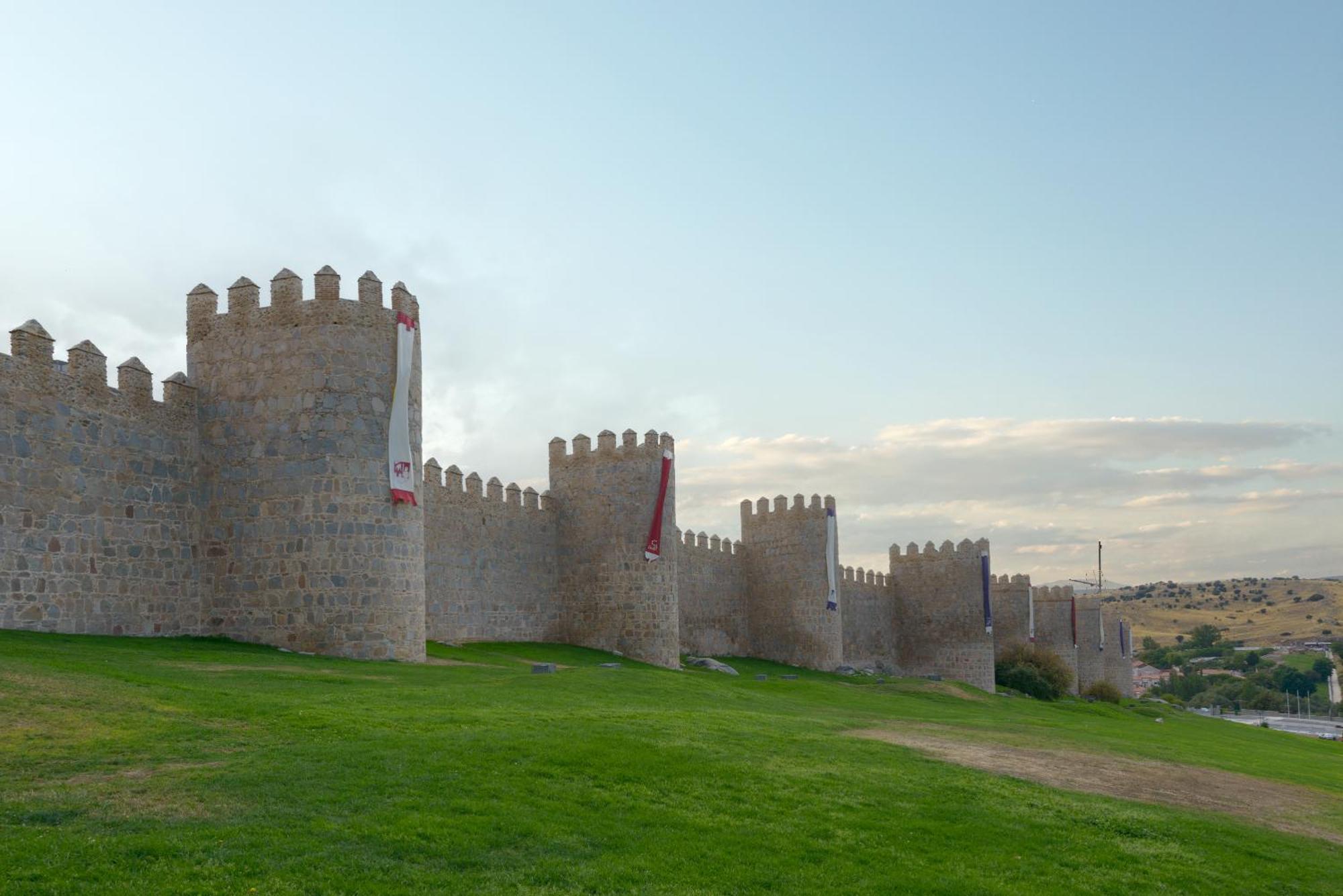Balcony View To Avila'S Alcazar Экстерьер фото