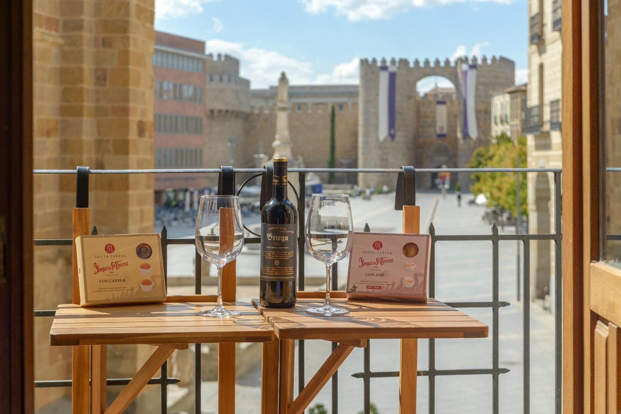 Balcony View To Avila'S Alcazar Экстерьер фото